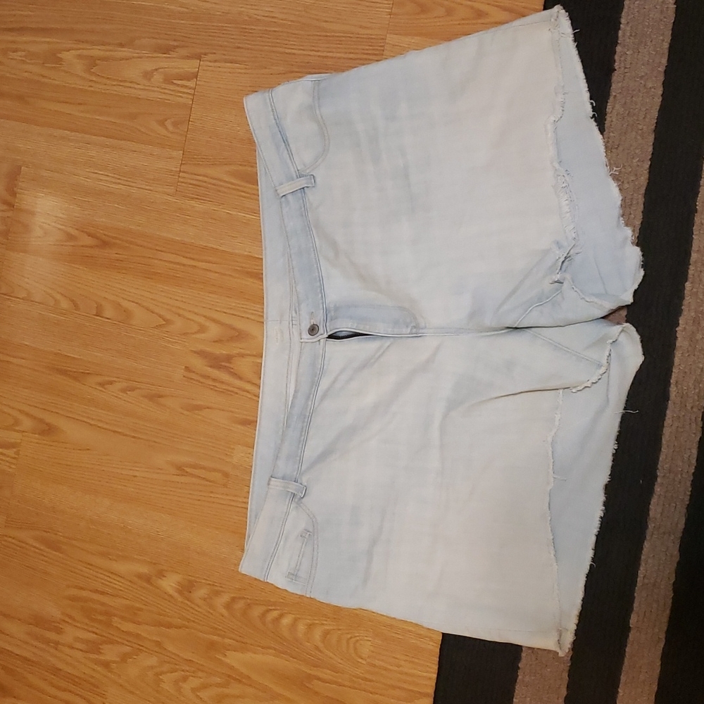 ON Shorts
